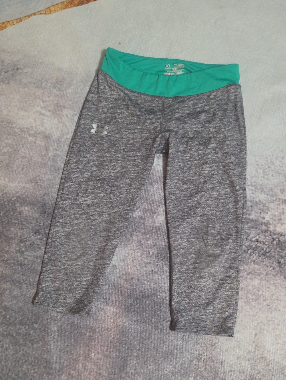 Under Armour Girls' Gray Capri Leggings with Teal Waistband